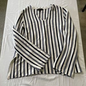 ✨3 for $20✨ Ann Taylor Shirt